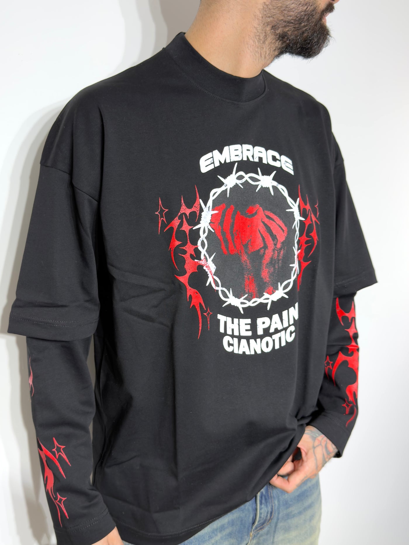Longsleeve embrace