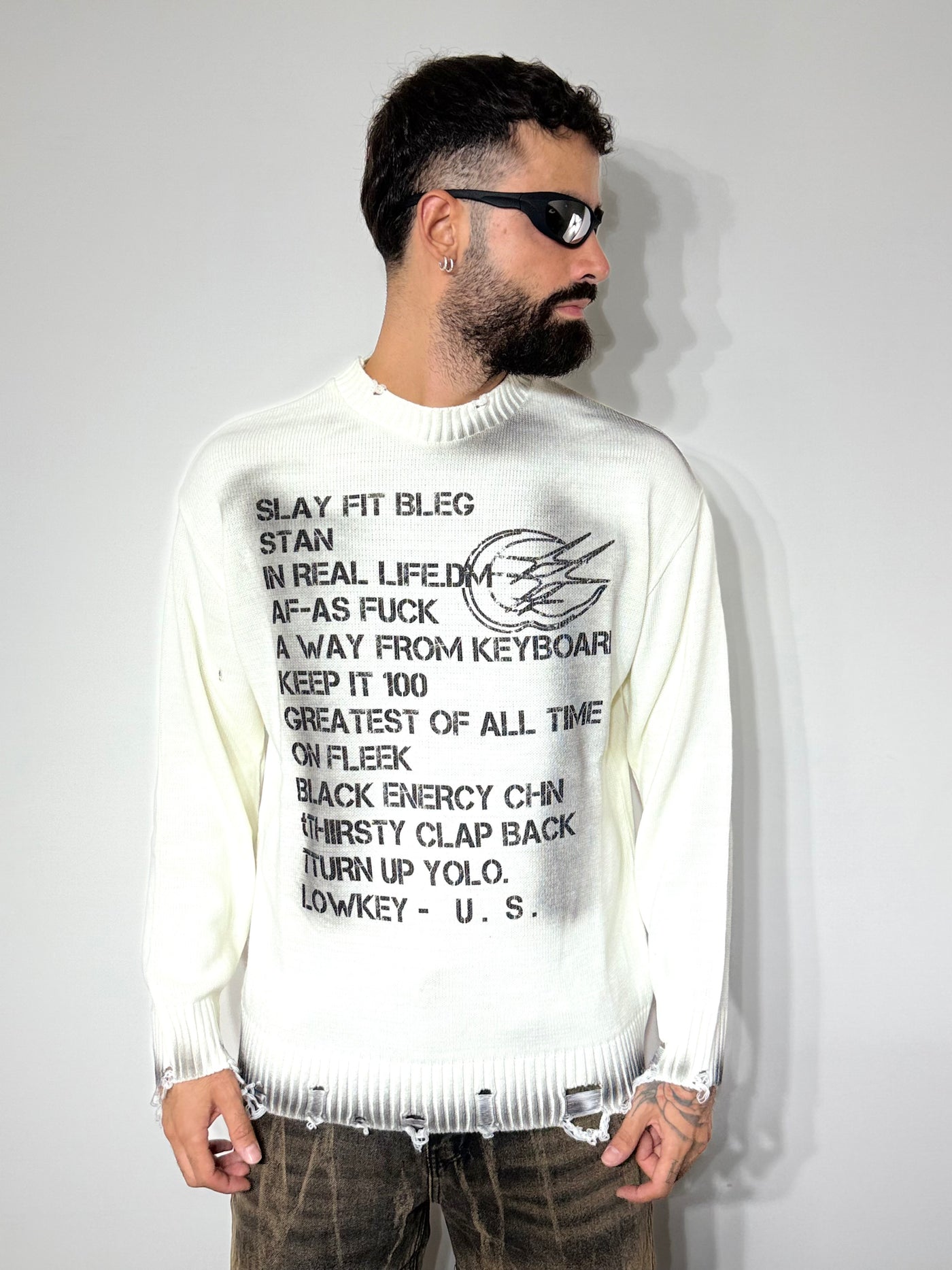 Pull blegwhite
