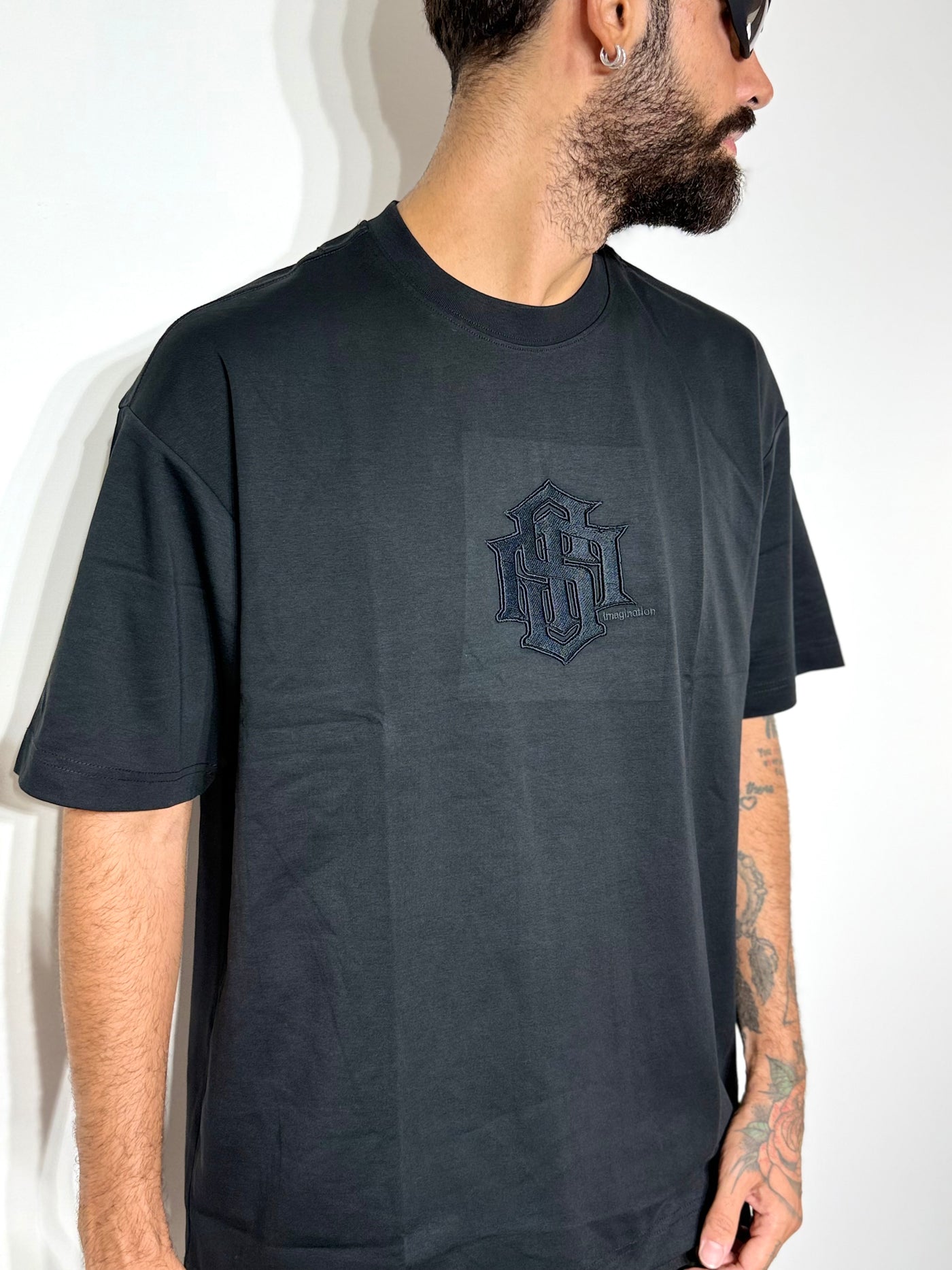 T shirt intertblack