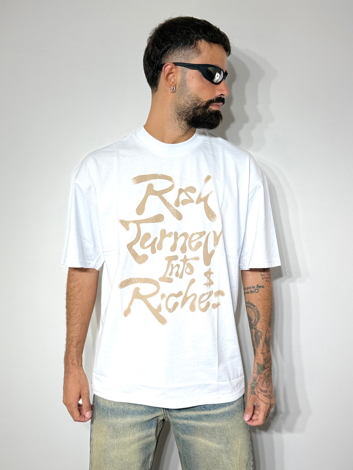 T shirt riskwhite