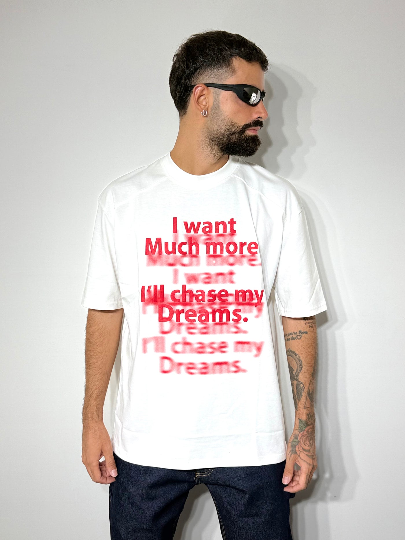T shirt muchwhite
