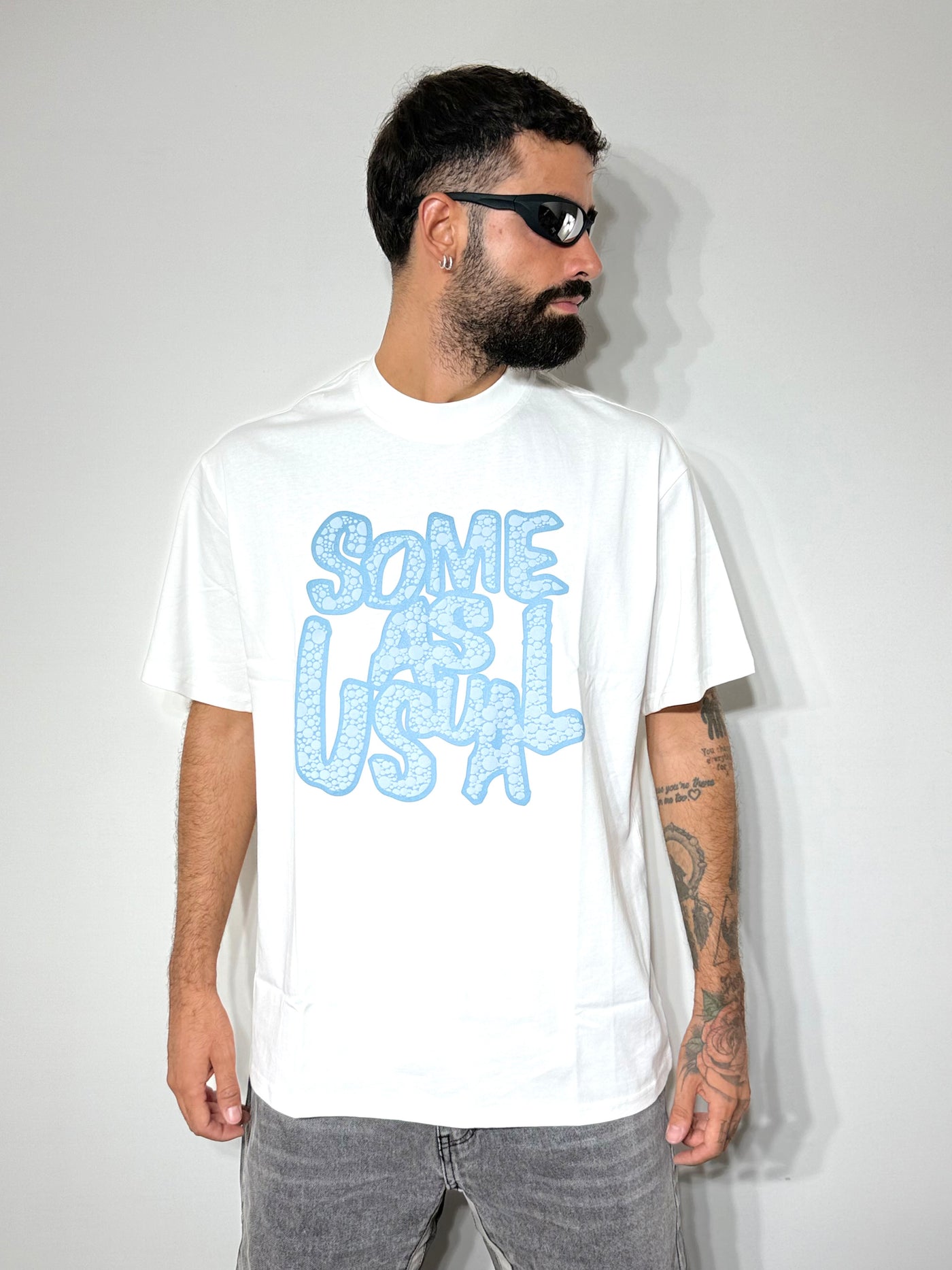 T shirt usualwhite