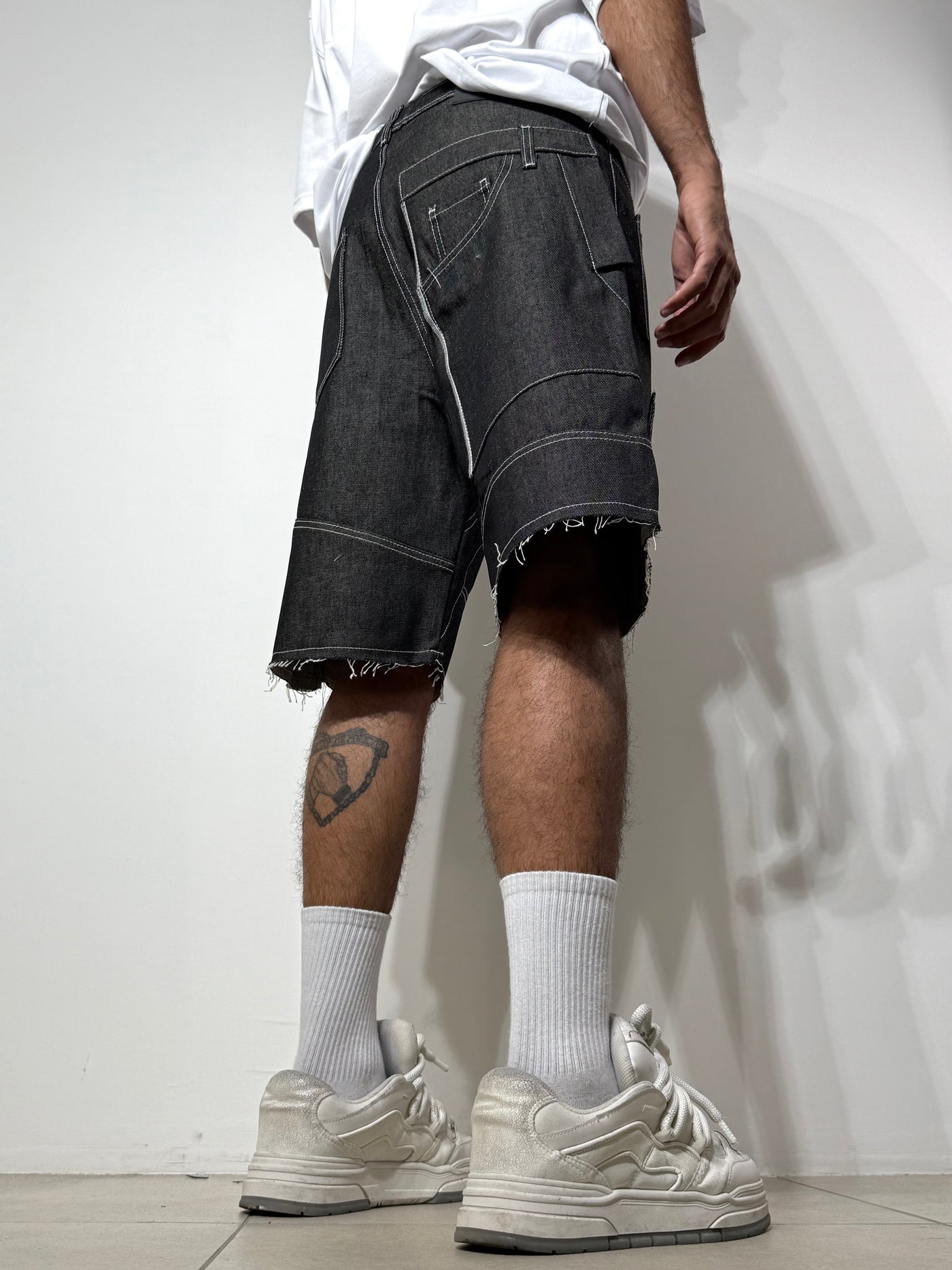 SHORTS OPPOSITE