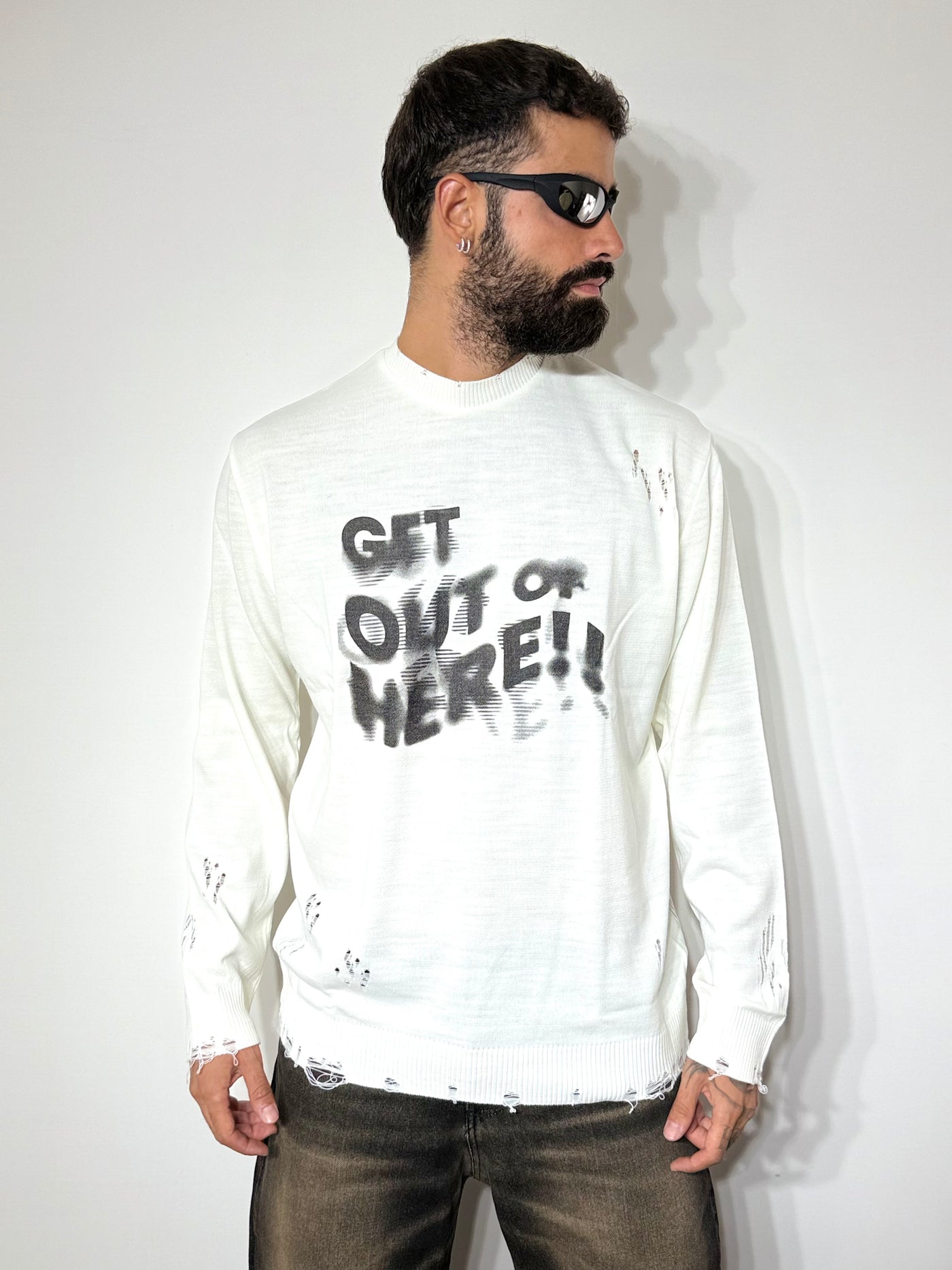 Pull outwhite